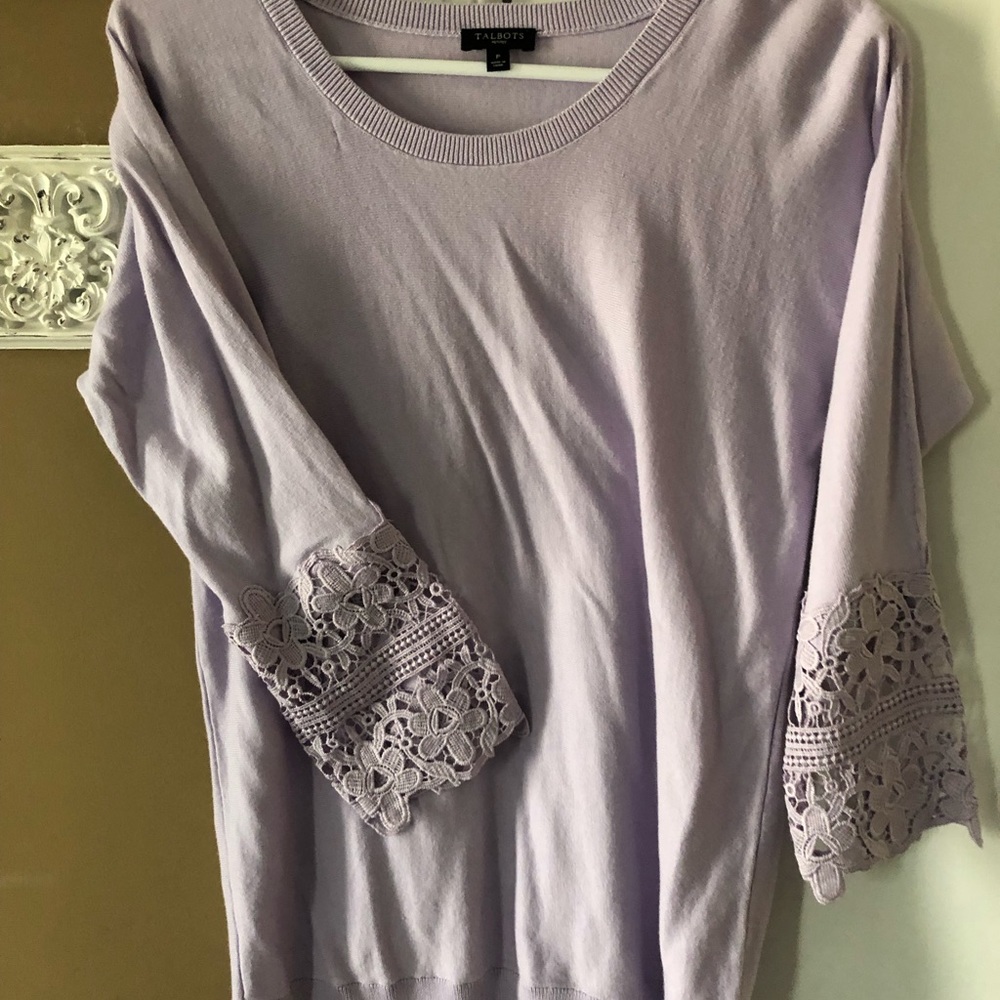 Pretty lavender light weight sweater! Perfect for spring!